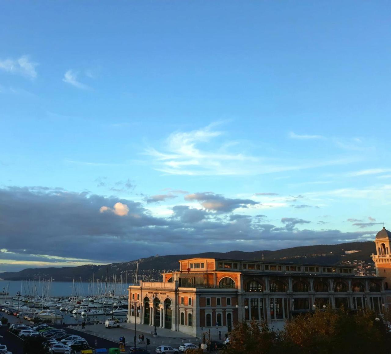 Agli Incanti Trieste Luaran gambar